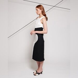 Ghospell Hayden Curved Midi Dress - Black and White / M